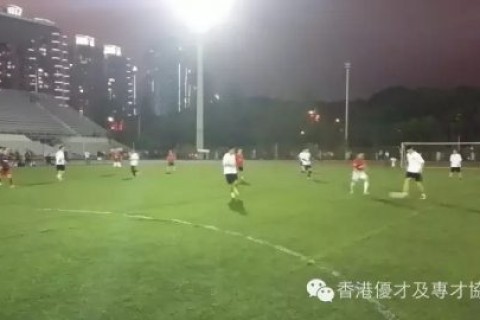 足球隊代表協會給大家拜年啦!