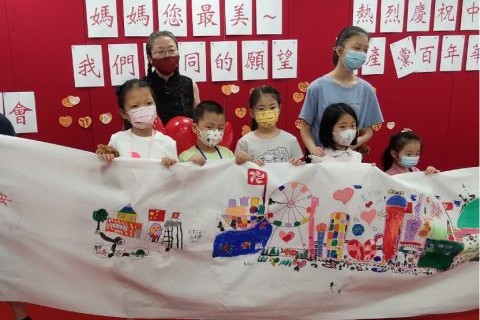 香港少年參與繪萬米長圖