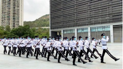 帥氣！香港入境處開放日展示中式步操